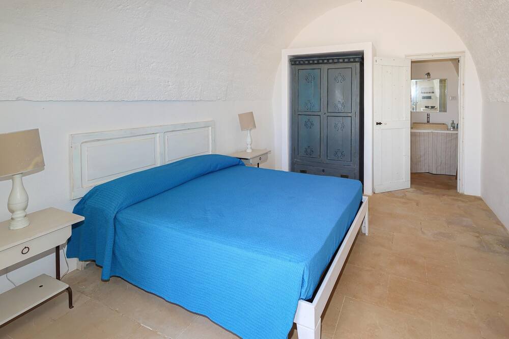 Photo of Bedroom in Salve