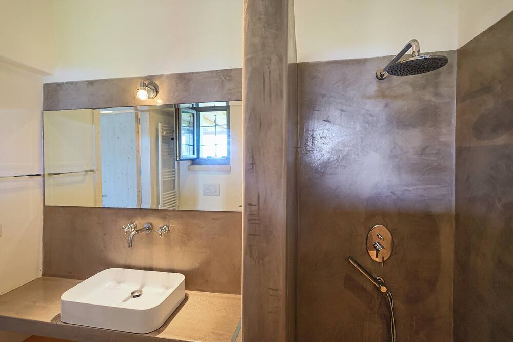 Photo of Bathroom in Salve