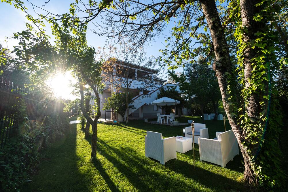 Photo of Outdoor in Jonadi