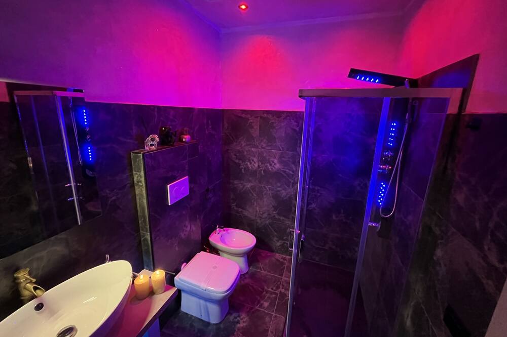 Photo of Bathroom in Jonadi