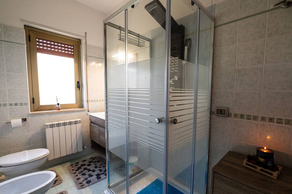 Photo of Bathroom in Jonadi