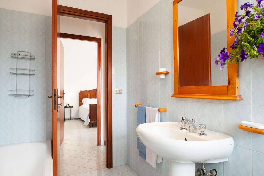Photo of Bathroom in Archi