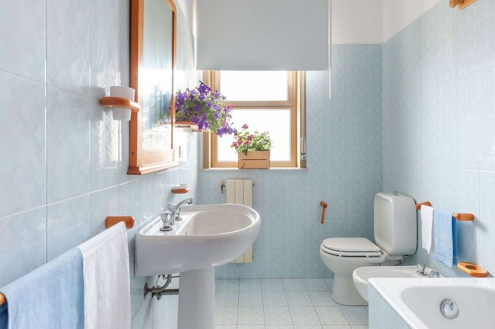 Photo of Bathroom in Archi