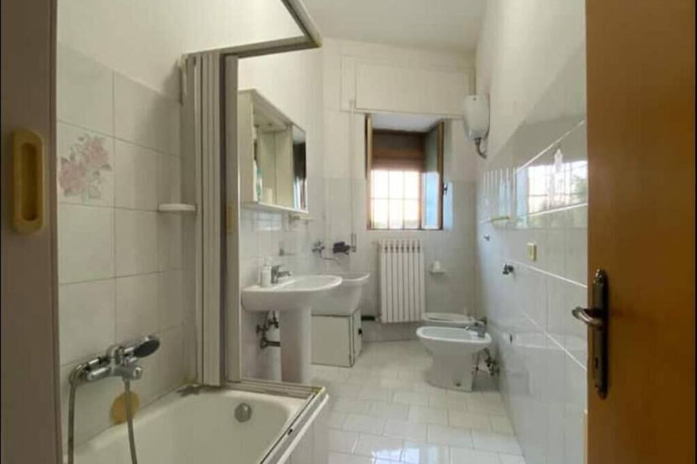 Photo of Bathroom in Montesarchio
