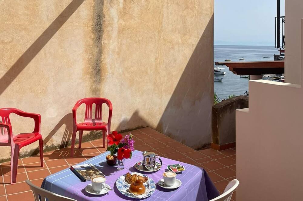 Photo of Patio Balcony in Alicudi