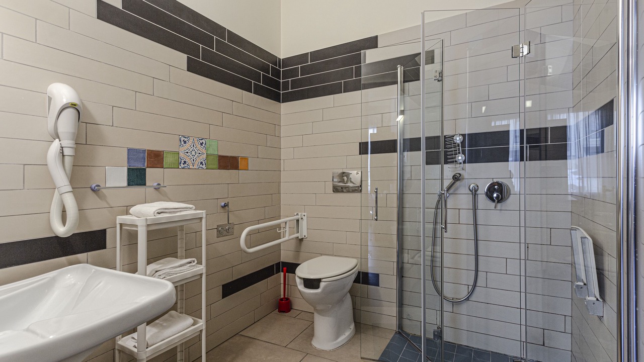 Photo of Bathroom in Avola