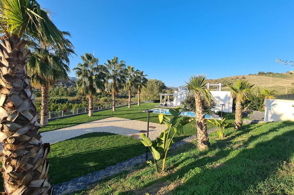 Photo of Outdoor in Leonforte