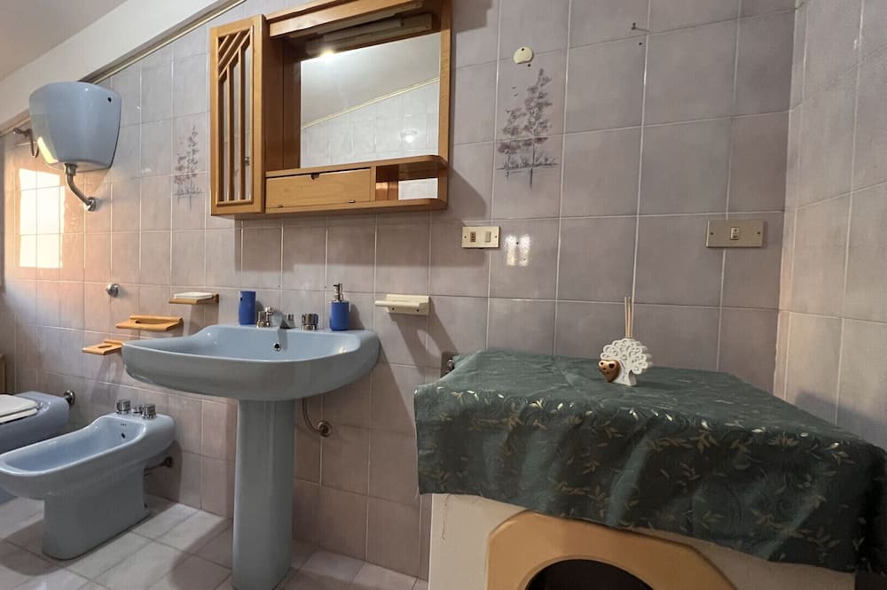 Photo of Bathroom in Paola
