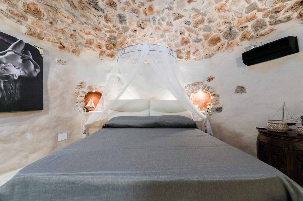 Photo of Bedroom in Salve