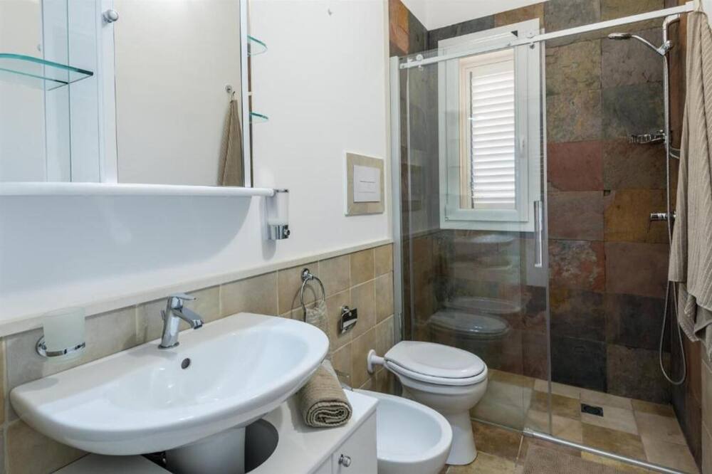 Photo of Bathroom in Chiaramonte Gulfi