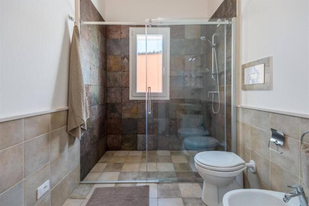 Photo of Bathroom in Chiaramonte Gulfi