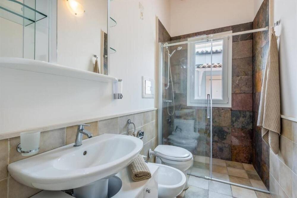 Photo of Bathroom in Chiaramonte Gulfi