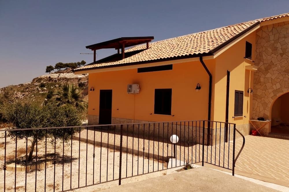 Photo of Outdoor in Montallegro