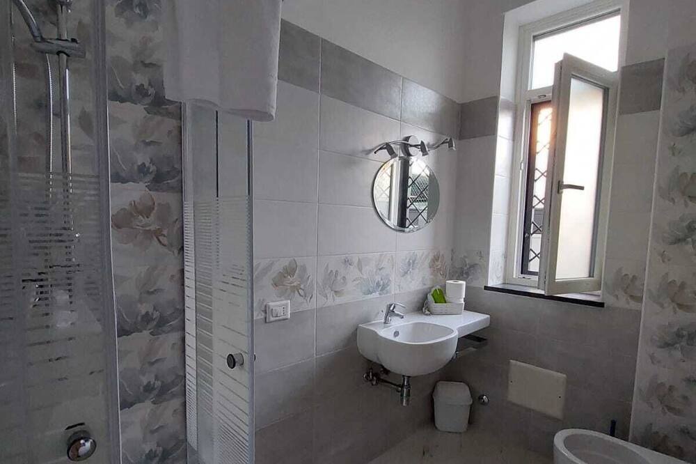 Photo of Bathroom in Torre Annunziata