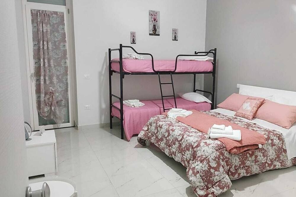 Photo of Bedroom in Torre Annunziata
