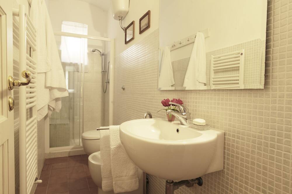 Photo of Bathroom in Corleone