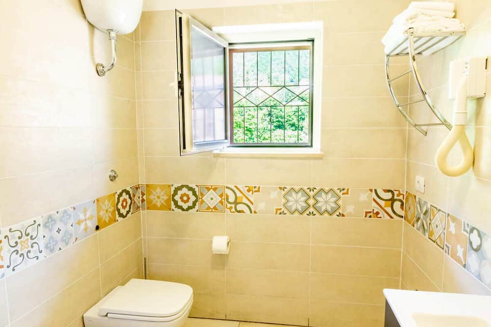 Photo of Bathroom in Ospedaletto D'Alpinolo