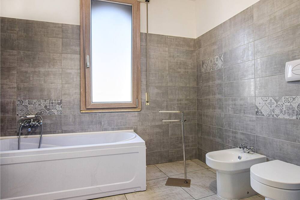 Photo of Bathroom in Lazzaro