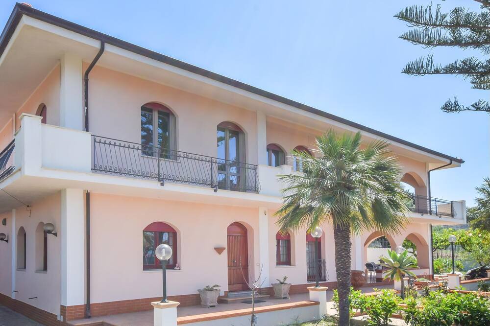 Photo of Outdoor in Lazzaro