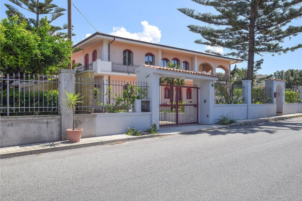 Photo of Outdoor in Lazzaro