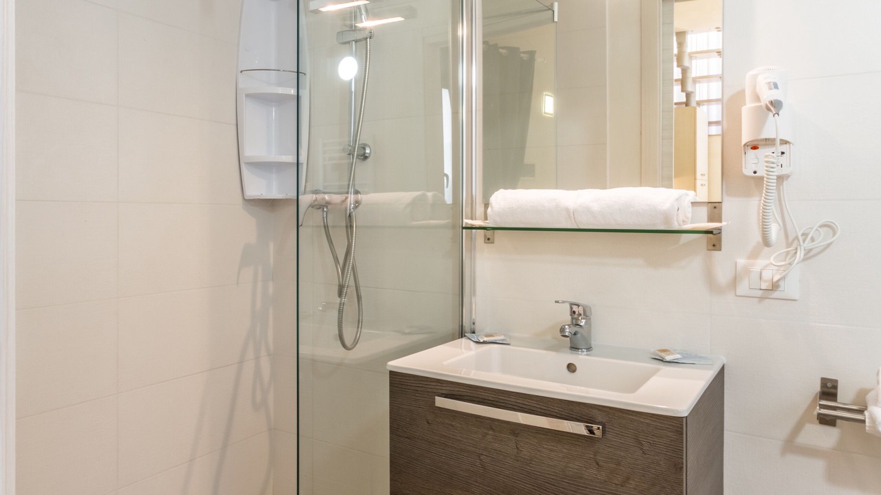 Photo of Bathroom in Comiso