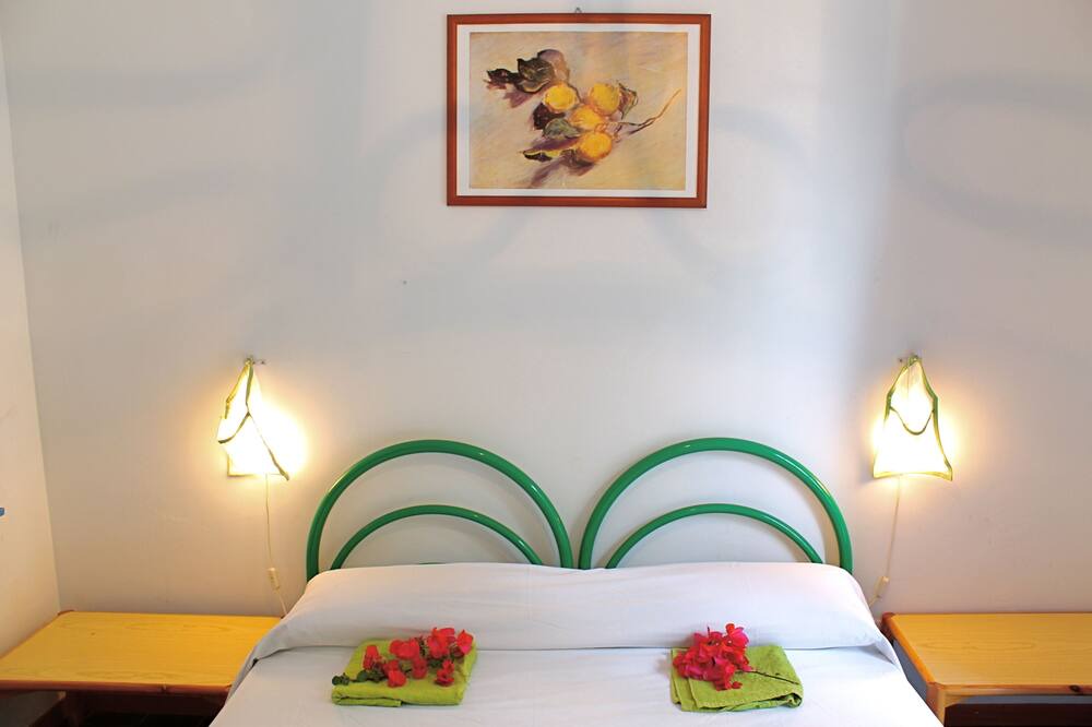 Photo of Bedroom in Campofelice di Roccella