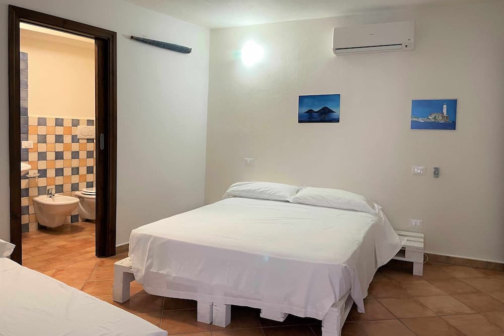 Photo of Bedroom in Santa Marina Salina