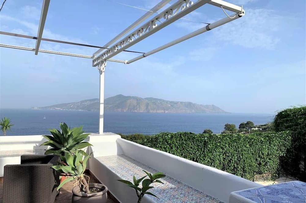 Photo of Patio Balcony in Santa Marina Salina