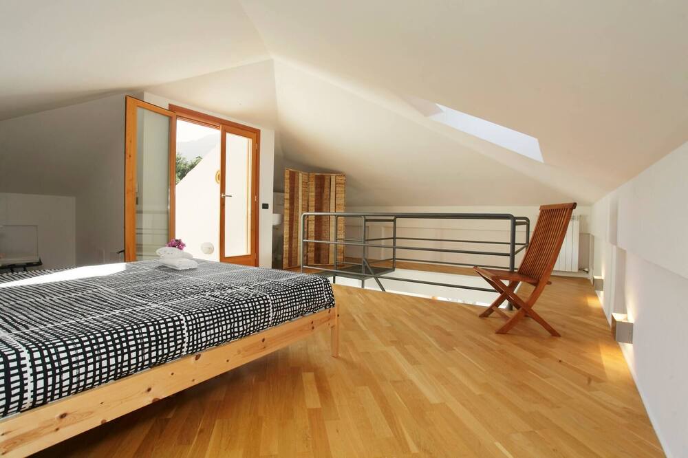 Photo of Bedroom in Torre Colonna-sperone