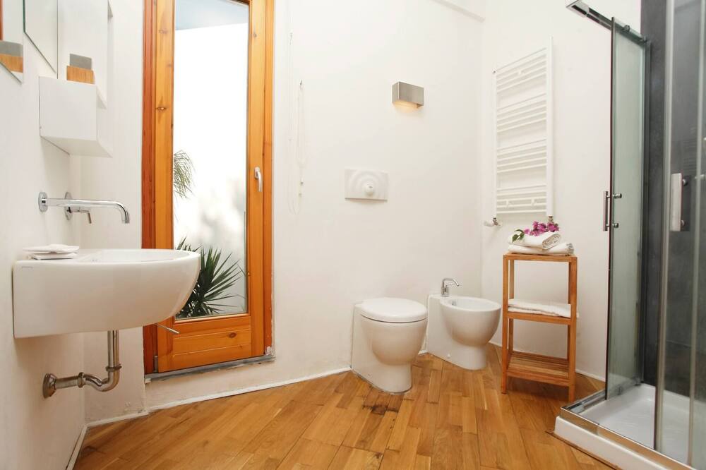 Photo of Bathroom in Torre Colonna-sperone