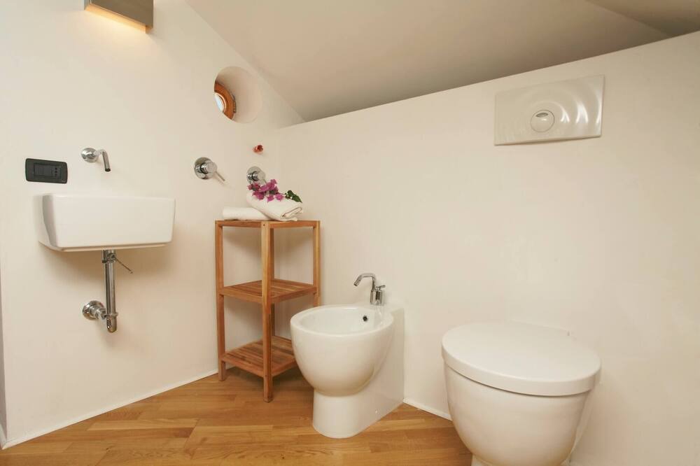 Photo of Bathroom in Torre Colonna-sperone