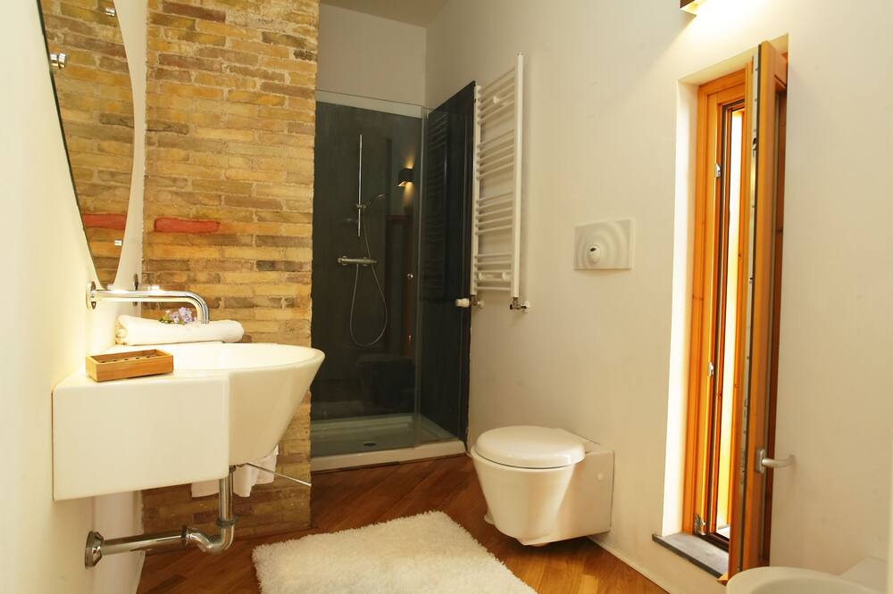 Photo of Bathroom in Torre Colonna-sperone