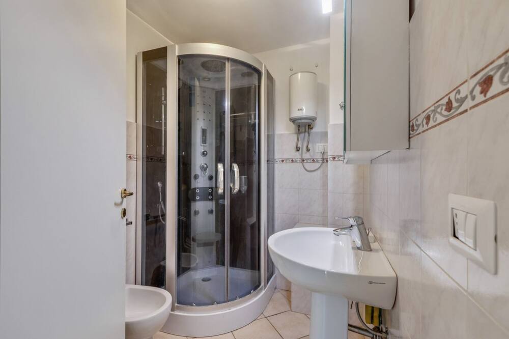 Photo of Bathroom in Addaura
