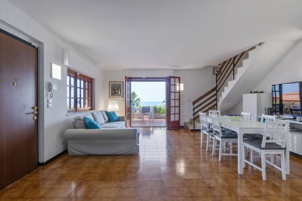 Photo of Livingroom in Addaura