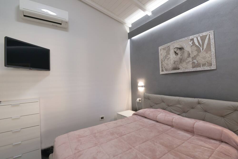 Photo of Bedroom in Solarino