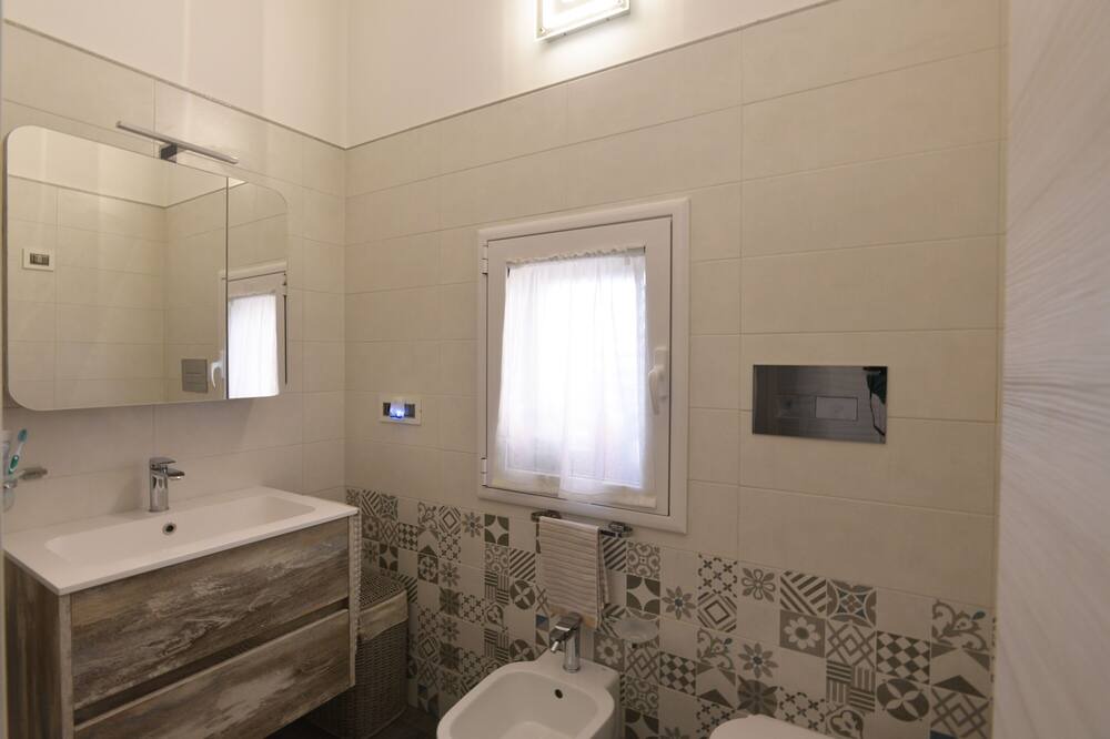 Photo of Bathroom in Solarino