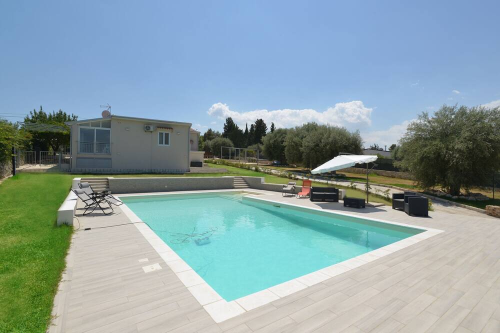 Photo of Outdoor in Solarino