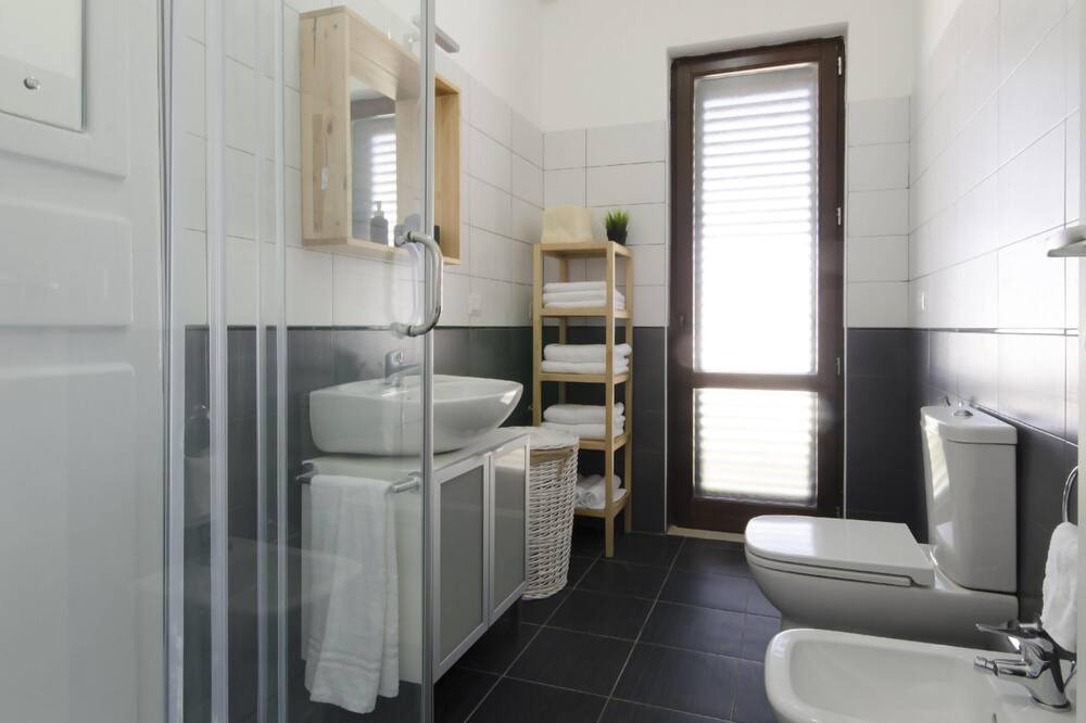 Photo of Bathroom in Tiche