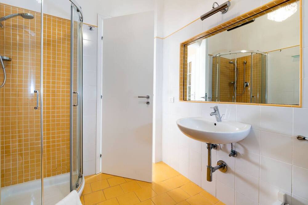 Photo of Bathroom in Plemmirio