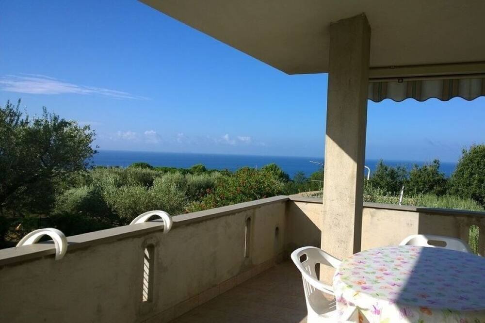 Photo of Patio Balcony in Ricadi
