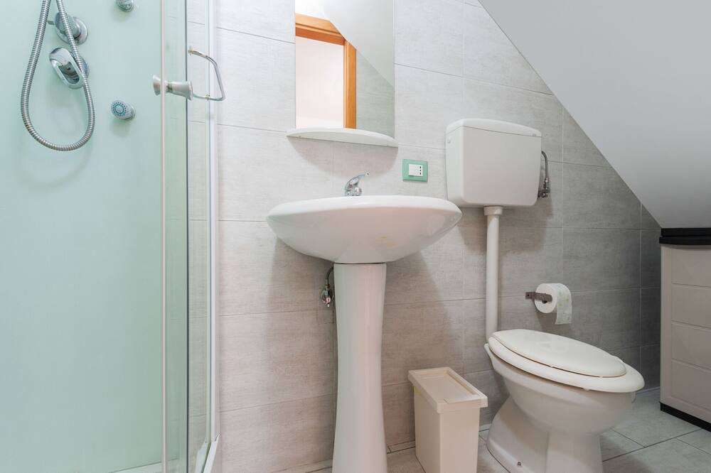 Photo of Bathroom in Leonforte