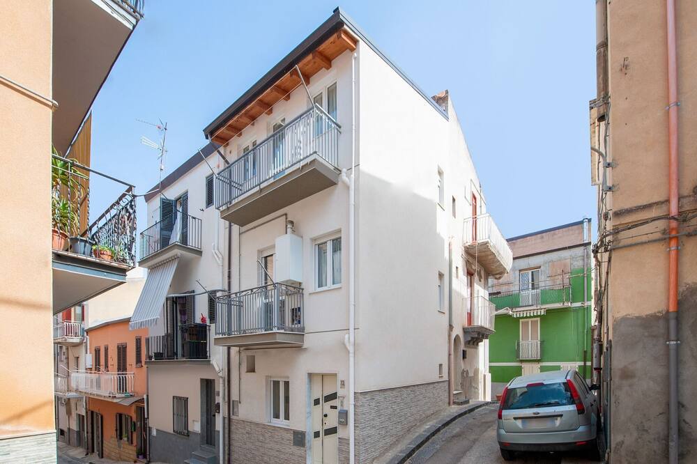 Photo of Outdoor in Leonforte