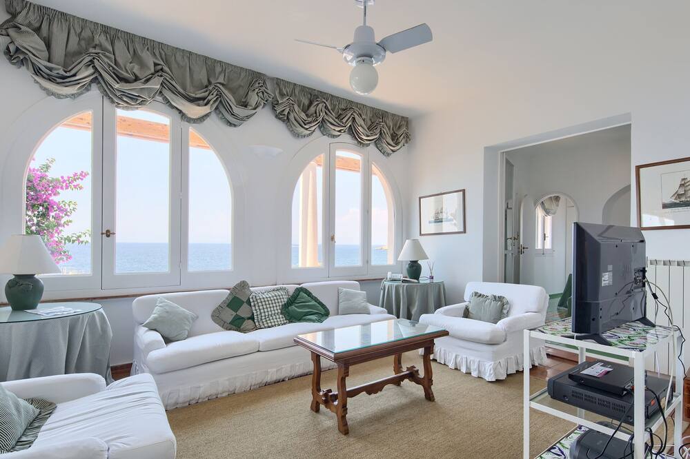 Photo of Livingroom in Pogerola