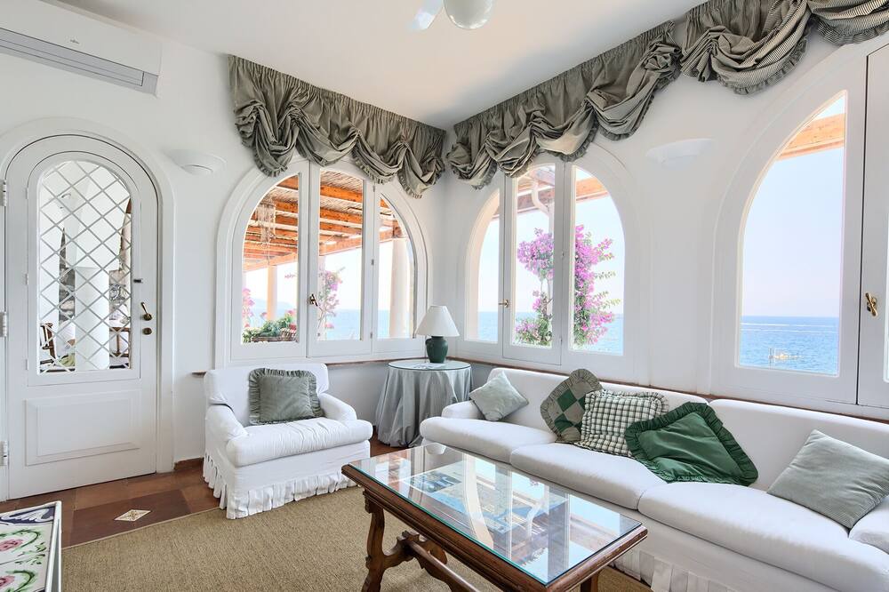 Photo of Livingroom in Pogerola
