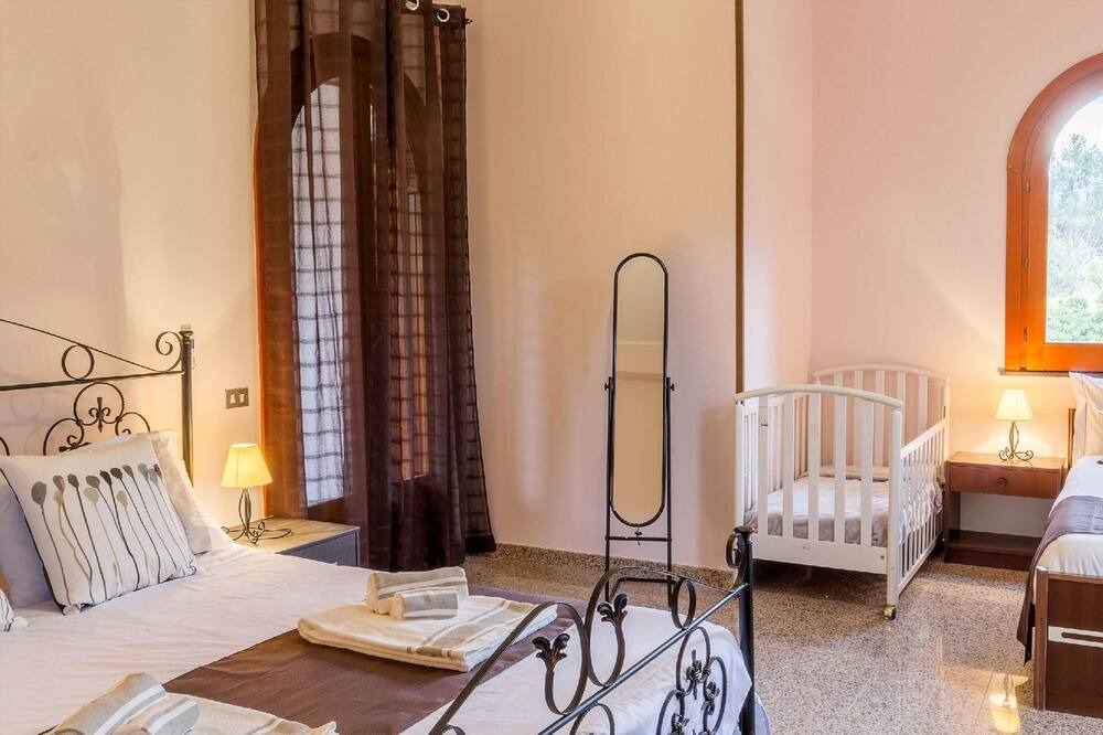 Photo of Bedroom in Mitogio