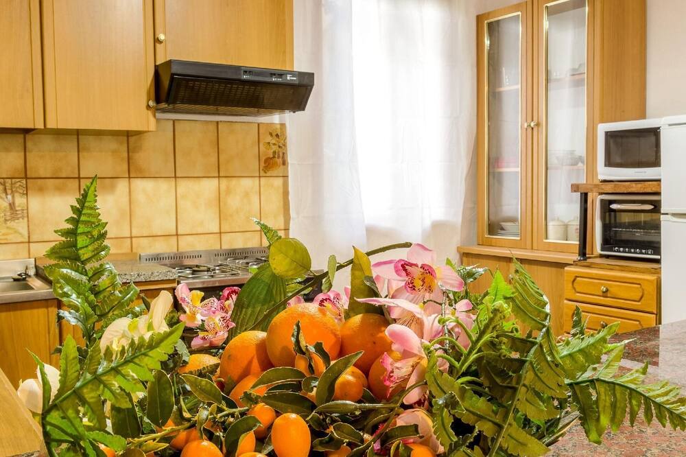 Photo of Kitchen in Mitogio