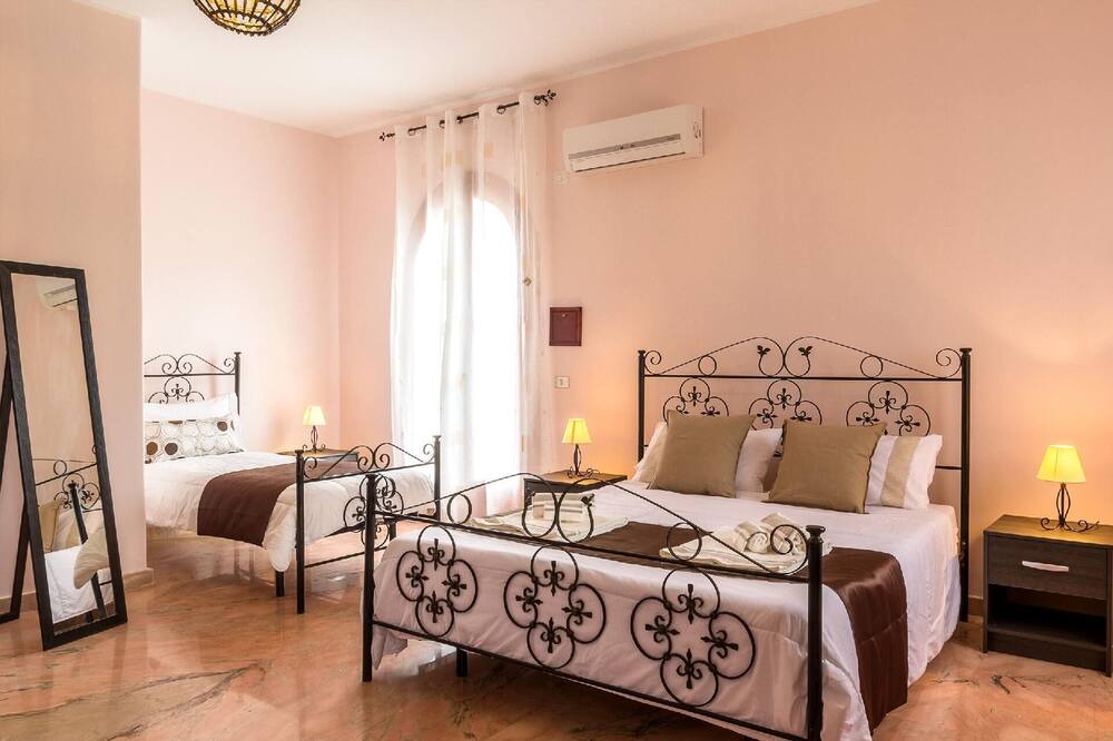 Photo of Bedroom in Mitogio