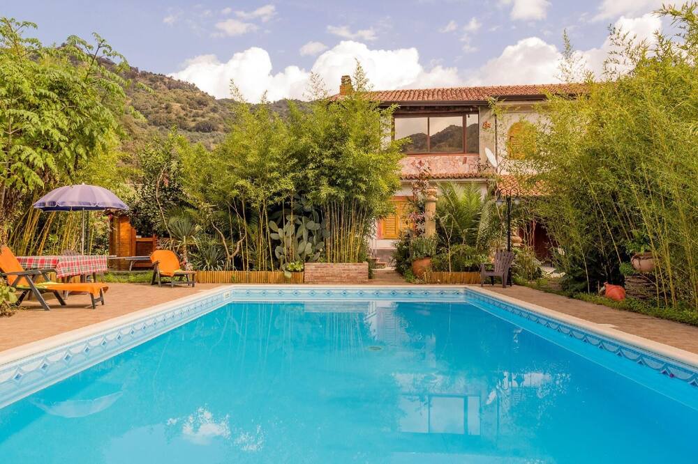 Photo of Outdoor in Mitogio