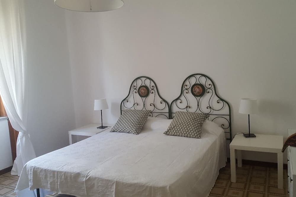 Photo of Bedroom in Fuscaldo