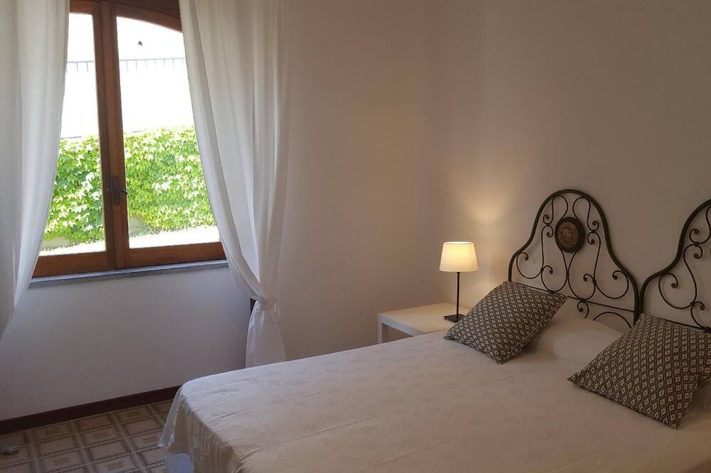 Photo of Bedroom in Fuscaldo